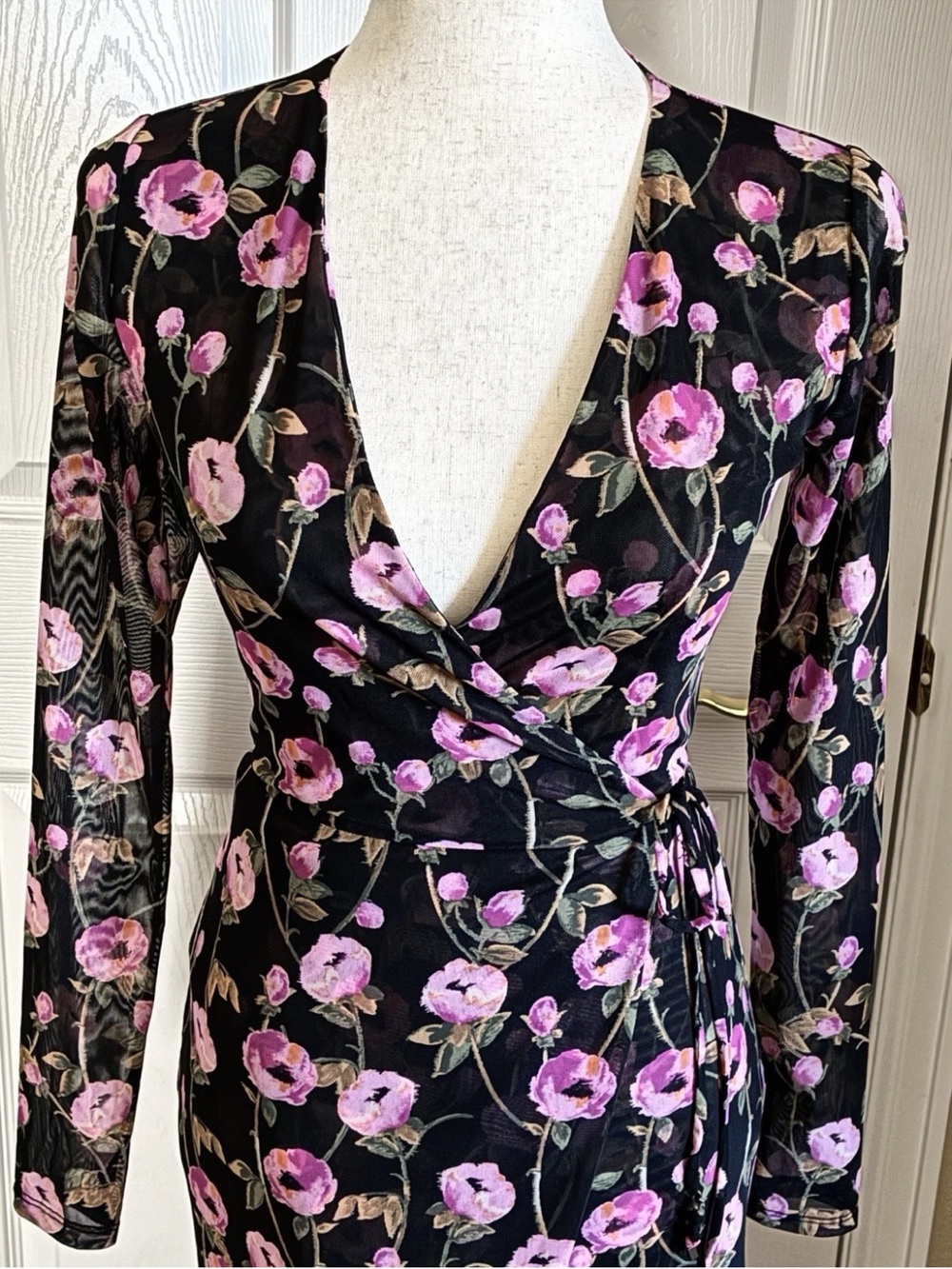 White House Black Market  Midi Dress Pink Floral Cleavage Low Cut Midi Dress 4